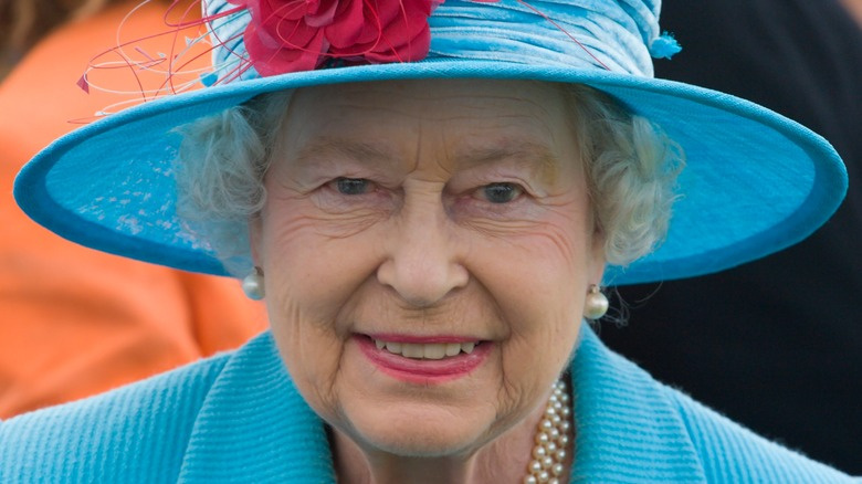   Rainha Elizabeth II sorrindo