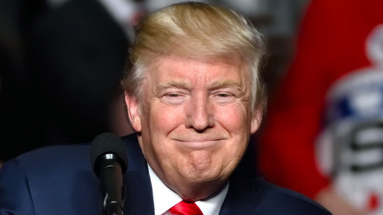   Donald Trump sorrindo