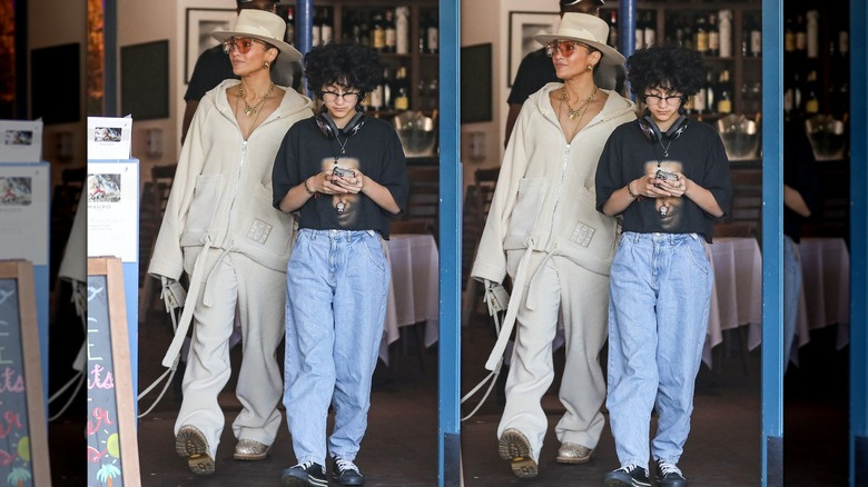   Jennifer Lopez und Emme Muniz essen früh im Mauro zu Mittag's café in Los Angeles