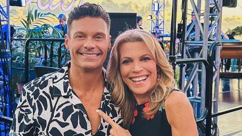 A química na roda da fortuna de Vanna White e Ryan Seacrest é supostamente pior do que suspeitávamos