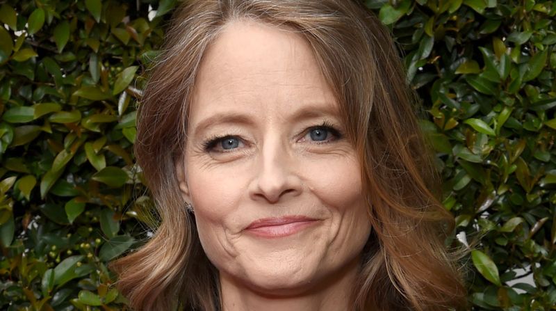 Jodie Foster zâmbind