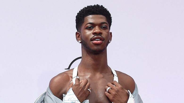 Lil Nas X em um top