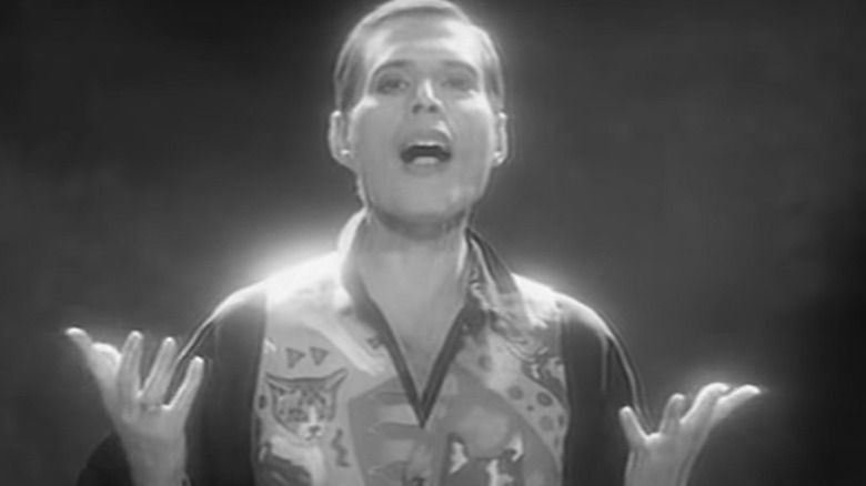Freddie Mercury cantant