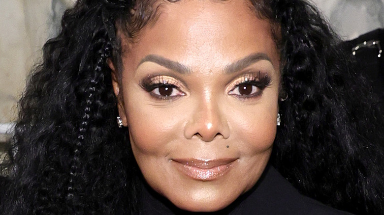 Aqui está o que Janet Jackson realmente parece sem maquiagem