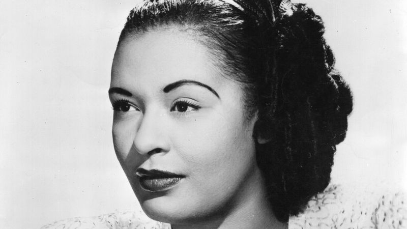 Η Billie Holiday πόζαρε για μια φωτογραφία