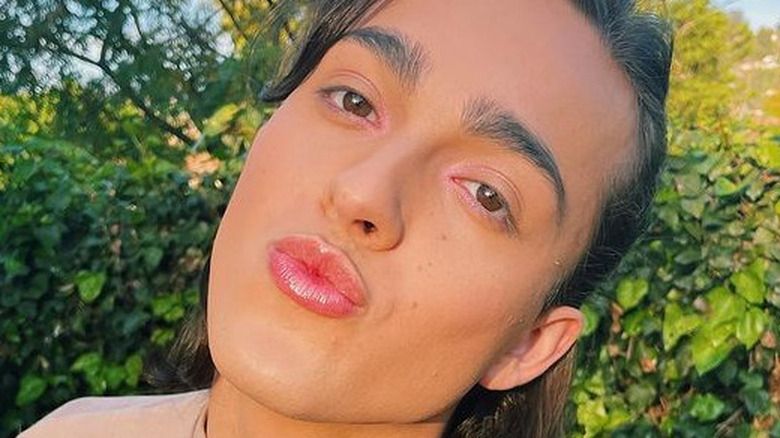 Закери Торрес из Dance Moms сделала громкое заявление о своей гендерной идентичности