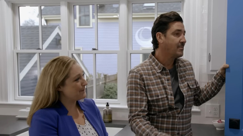  Kristina Crestin a Jonathan Knight na HGTV's Farmhouse Fixer