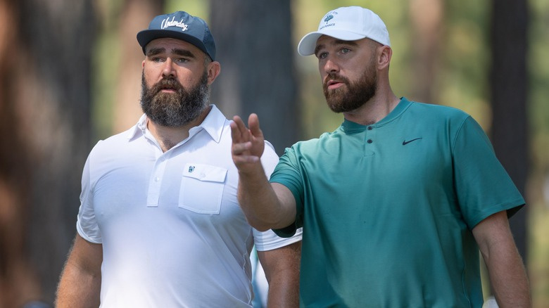   Jason, Travis Kelce nose šešire