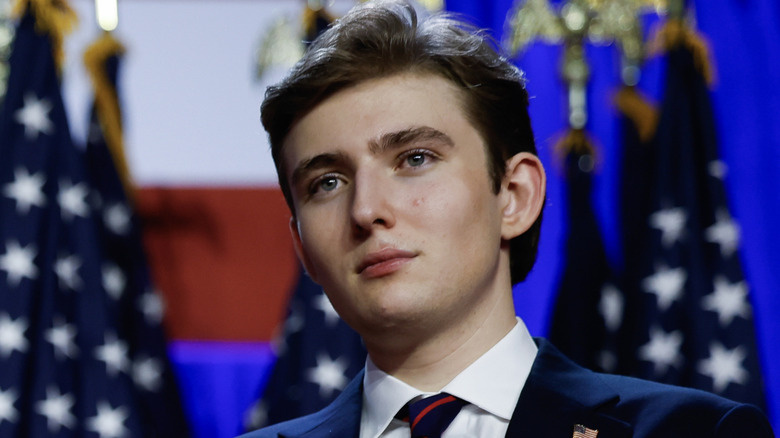 A mãe de Elon Musk fez um grande elogio a Barron Trump