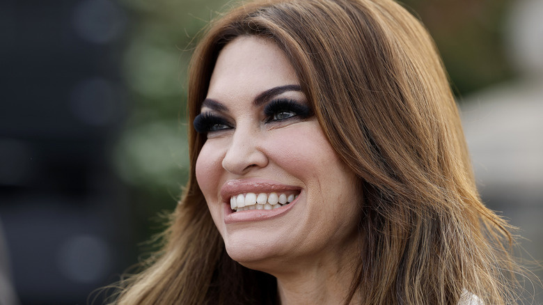 Kimberly Guilfoyle fa gala de la seva figura retallada setmanes després de l'esclat de Don Jr