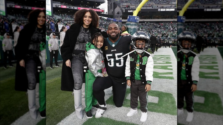   Carlyne e Brandon em campo com seus filhos
