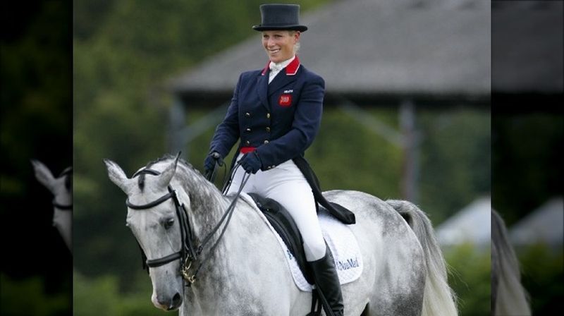 Zara Tindall jaše konja