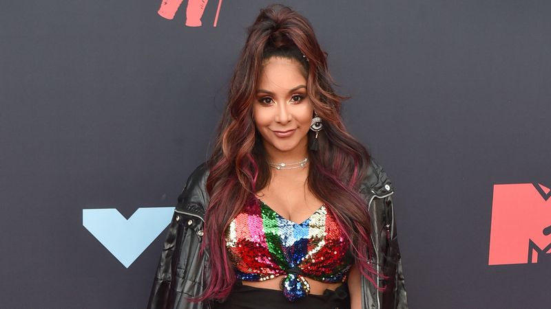 Snooki pózuje na červeném koberci