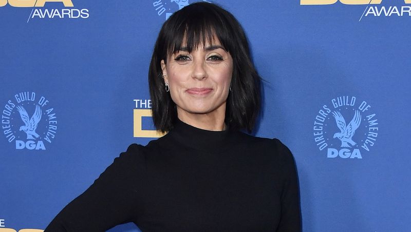 Constance Zimmer se usmívá
