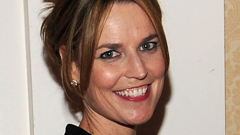 Savannah Guthrie posando em um evento em 2011