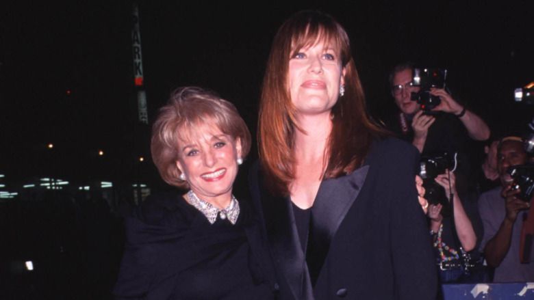 Barbara Walters poserer med datteren Jacqueline Danforth