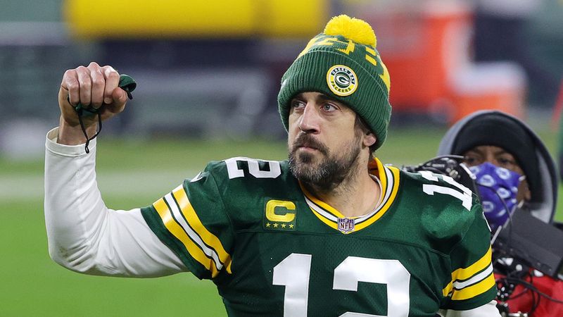 Aaron Rodgers comemora vitória sobre o Los Angeles Rams