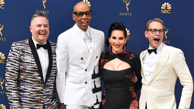   Ross Matthews, RuPaul, Michelle Visage und Carson Kressley posieren