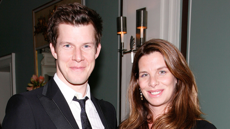   Eric Mabius a Ivy Sherman s úsměvem