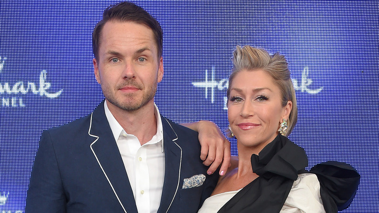   Paul Campbell a Lorie Metz pózují společně