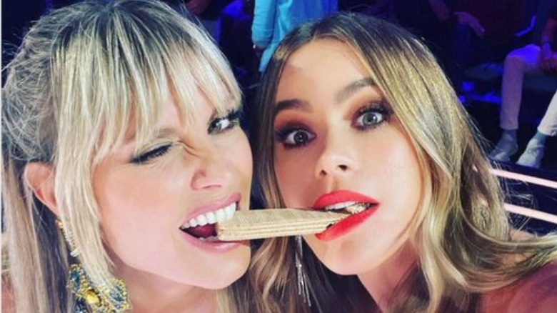   Sofia Vergara e Heidi Klum posando